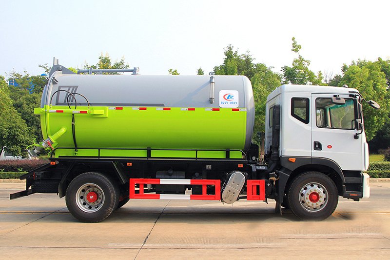 東風D9/10-12立方吸污車