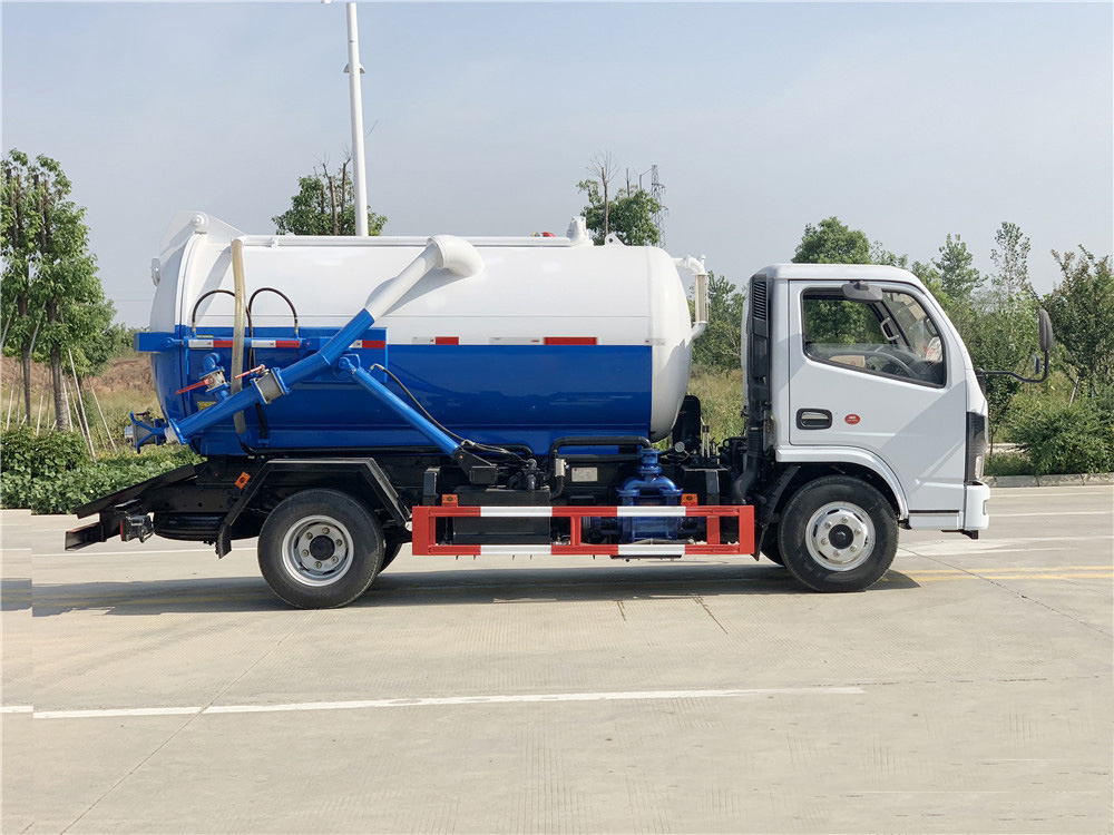 東風(fēng)D6/4.5立方吸污車