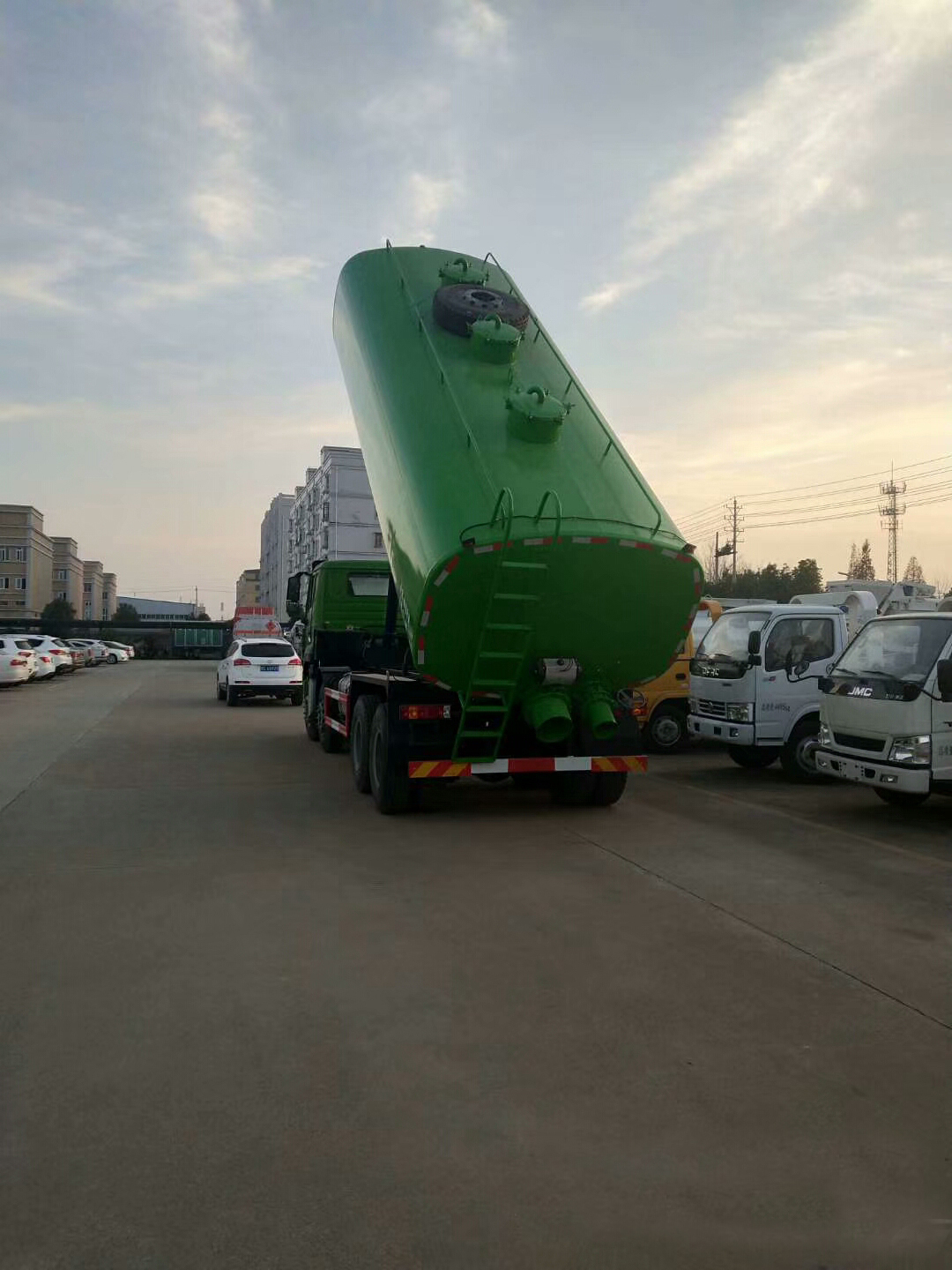 重汽24立方污泥自卸運輸車