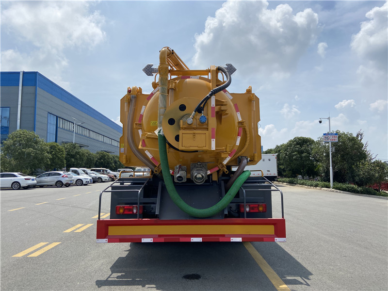 東風(fēng)天錦15立方清洗吸污車