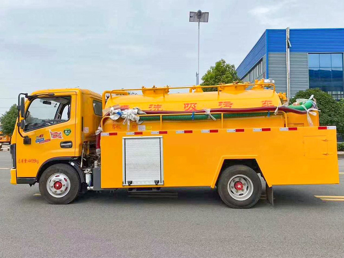 東風(fēng)小多利卡5.5立方清洗吸糞車