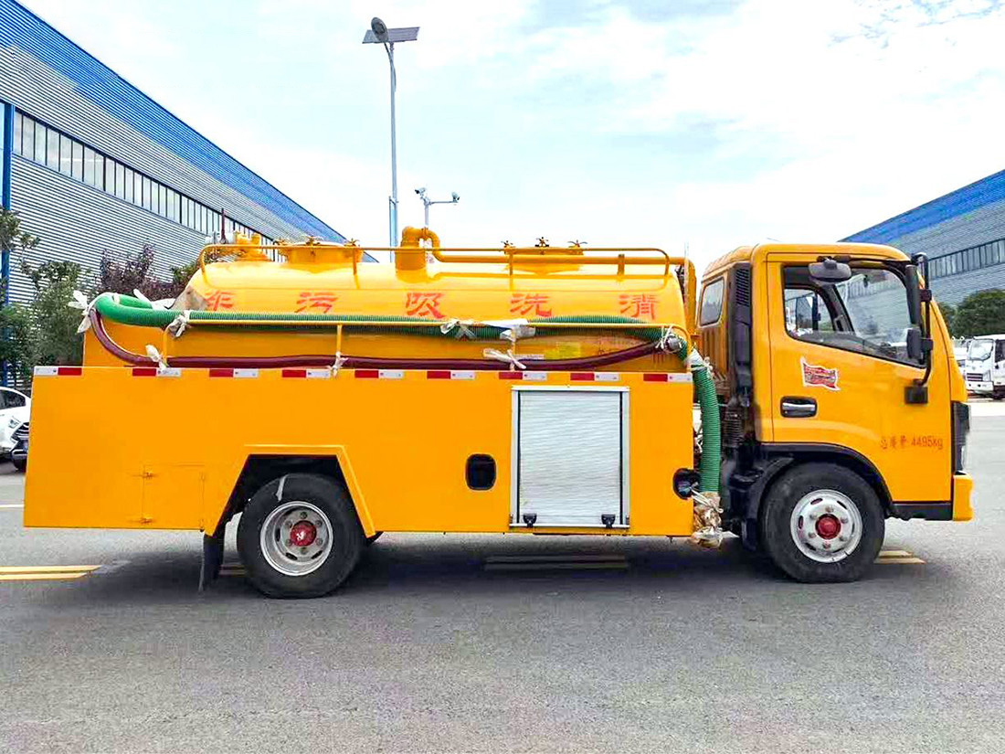 東風(fēng)小多利卡5.5立方清洗吸糞車