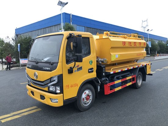 東風(fēng)多利卡6立方清洗吸污車