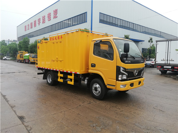 東風3308軸距污水處理車