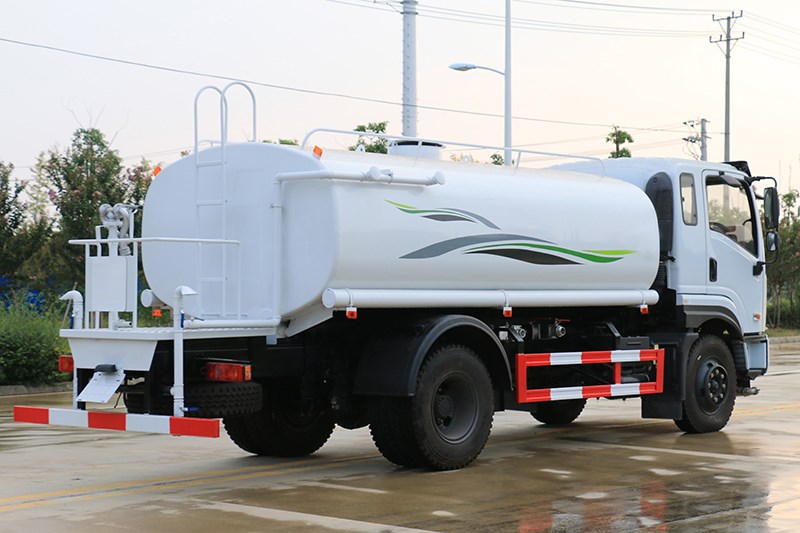東風專底DIL/12立方灑水車