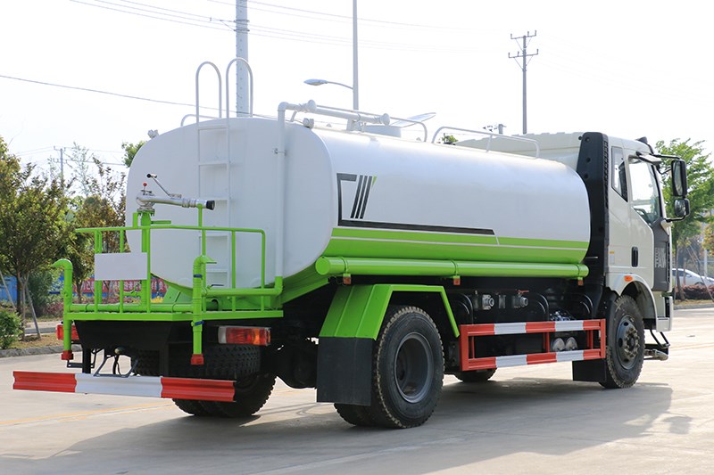 解放13立方灑水車