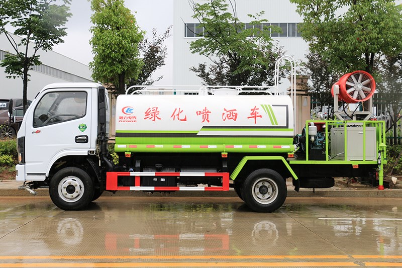 東風(fēng)小福瑞卡5立方噴霧車