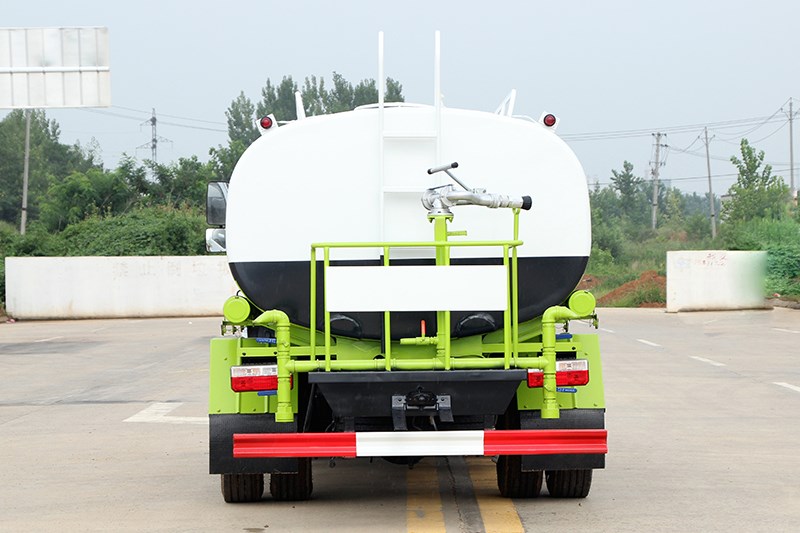 東風(fēng)大多利卡9.2立方灑水車