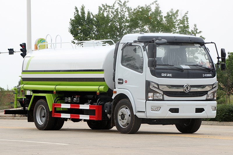 東風(fēng)大多利卡9.2立方灑水車