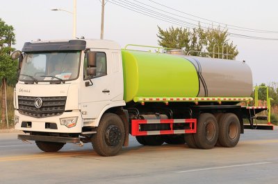 東風D3L后八輪20立方灑水車