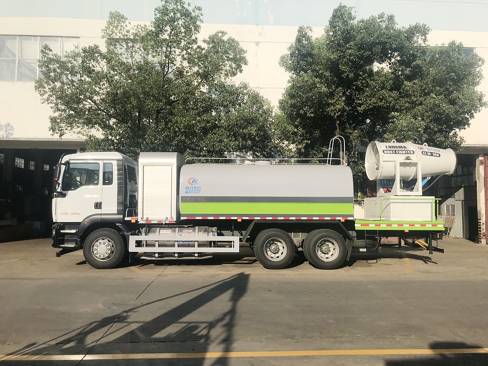 重汽汕德卡后雙橋霧炮車16立方/50-120米霧炮