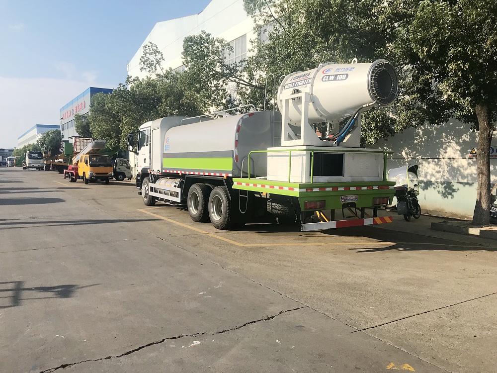 重汽汕德卡后雙橋霧炮車16立方/50-120米霧炮