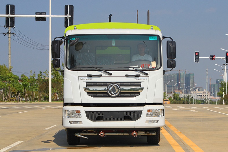 東風D9/10立方方罐多功能抑塵車