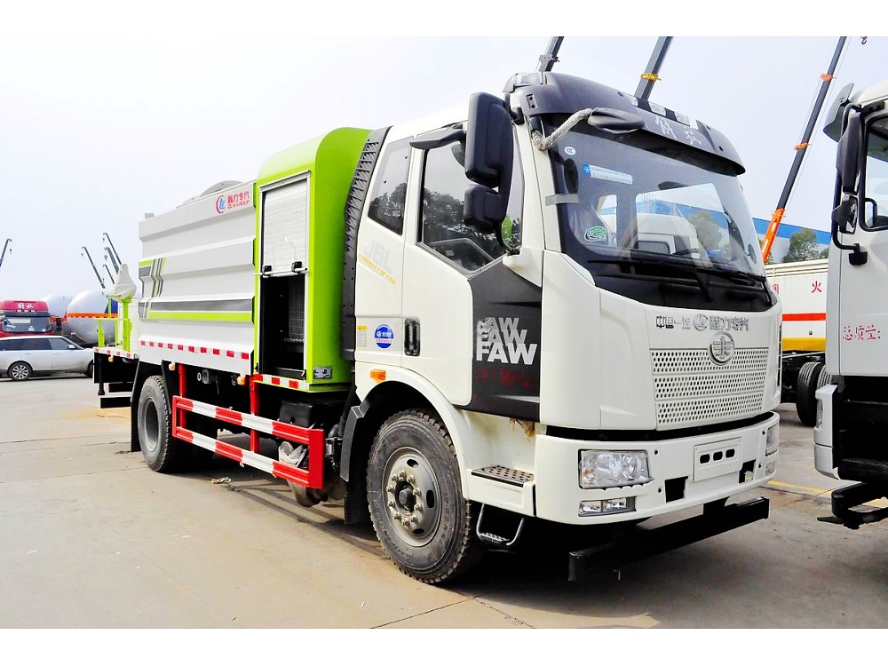 解放J6L多功能抑塵車11.3立方/50-100米霧炮