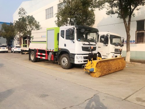 東風華神T5霧炮車10立方/50-100米霧炮