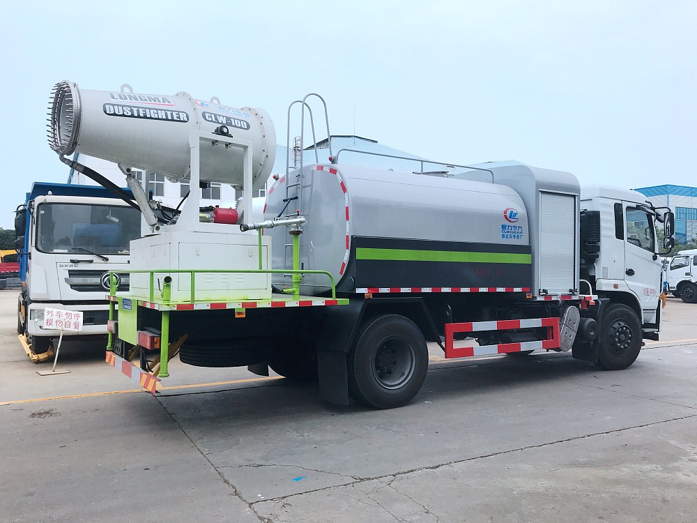 東風(fēng)專(zhuān)底抑塵噴霧車(chē)10立方/50-100米霧炮