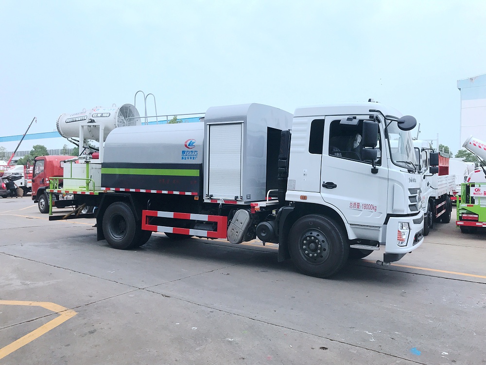 東風(fēng)專(zhuān)底抑塵噴霧車(chē)10立方/50-100米霧炮