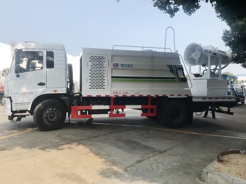 東風專底噴霧霧炮車10立方/50-100米霧炮