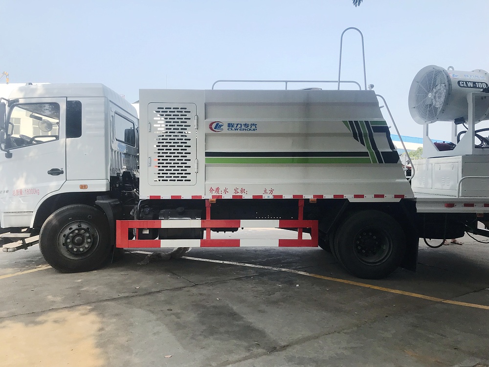 東風專底噴霧霧炮車10立方/50-100米霧炮