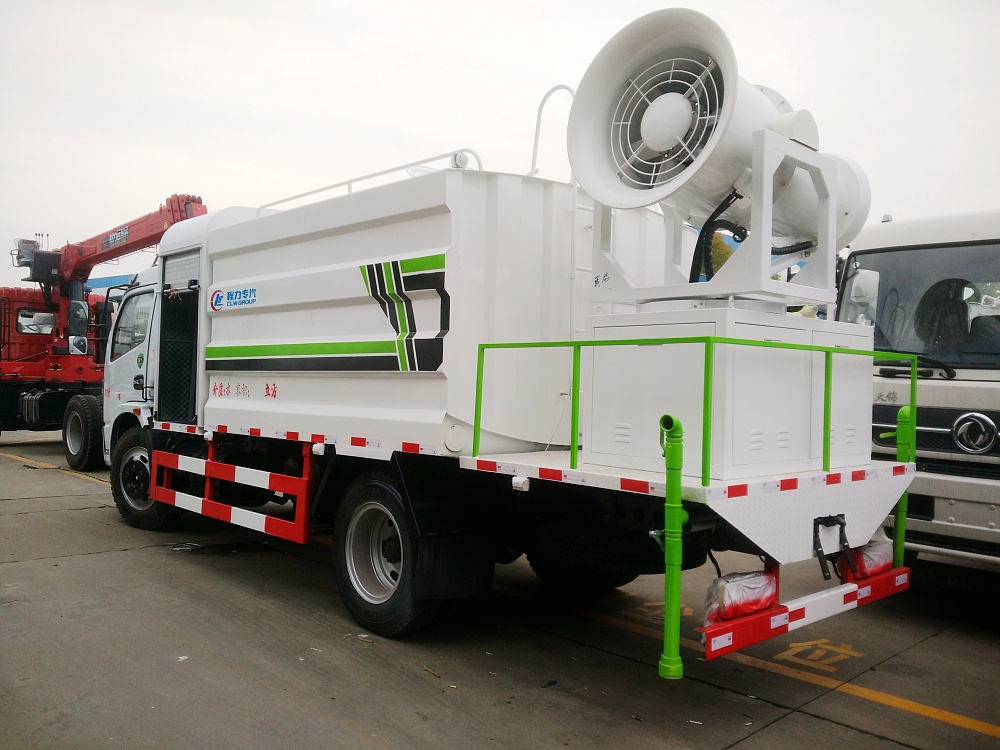 東風凱普特多功能霧炮車6.5立方/30-60米霧炮