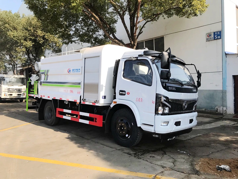 東風凱普特多功能霧炮車6.5立方/30-60米霧炮