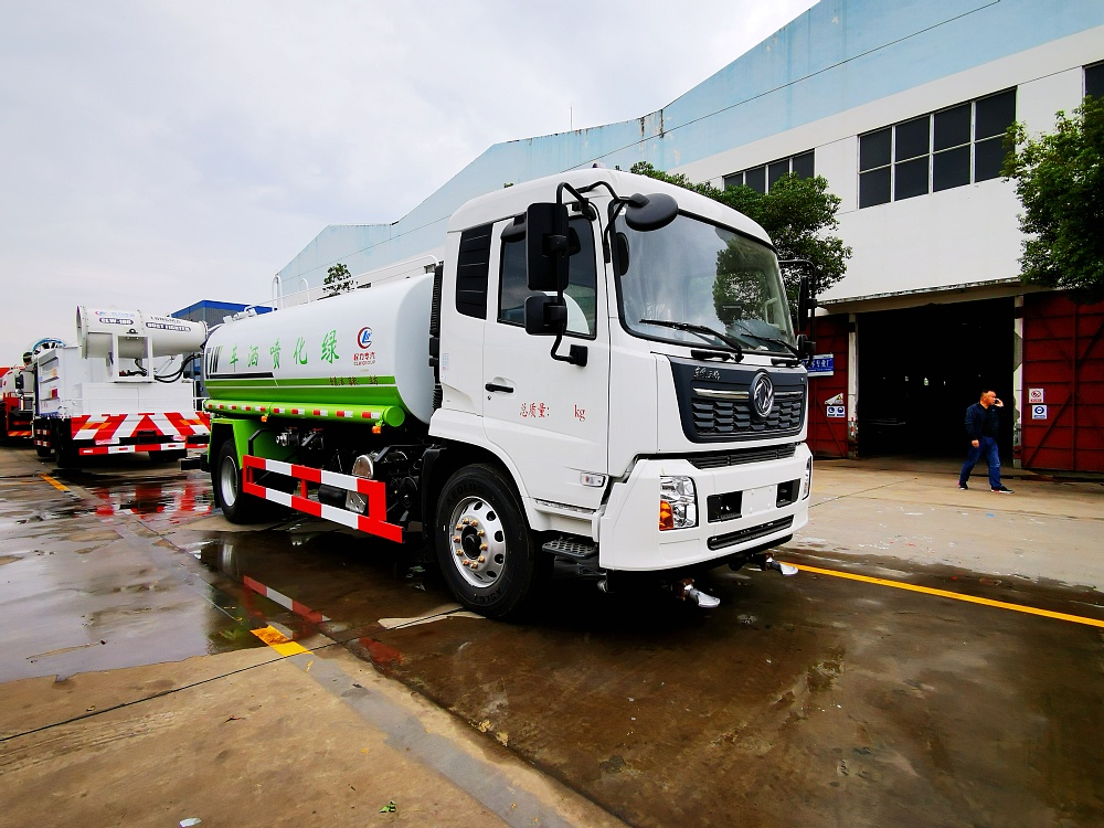 東風(fēng)天錦綠化噴灑抑塵車12立方/30-40米霧炮
