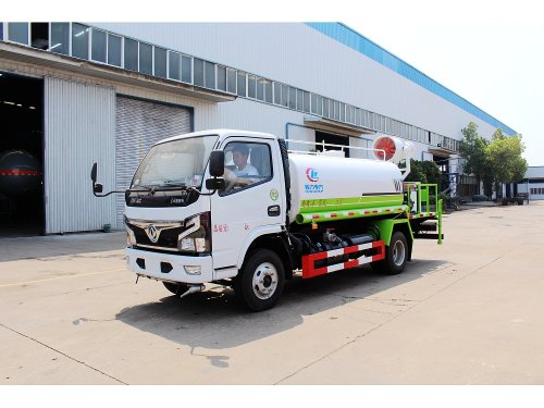 東風小多利卡抑塵灑水車5立方/30-40米霧炮