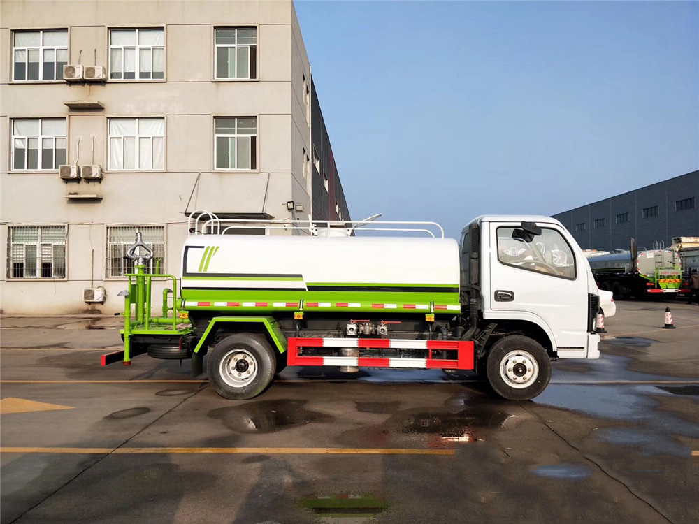 東風(fēng)D6/5立方灑水車