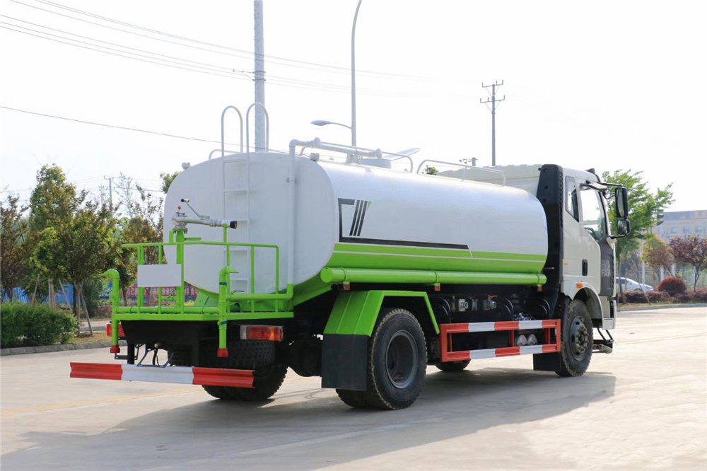 解放J6/13立方灑水車