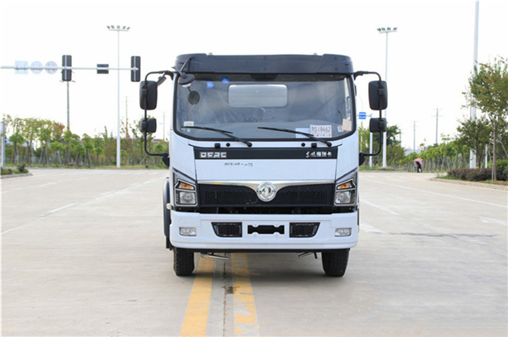 東風D7/9立方灑水車