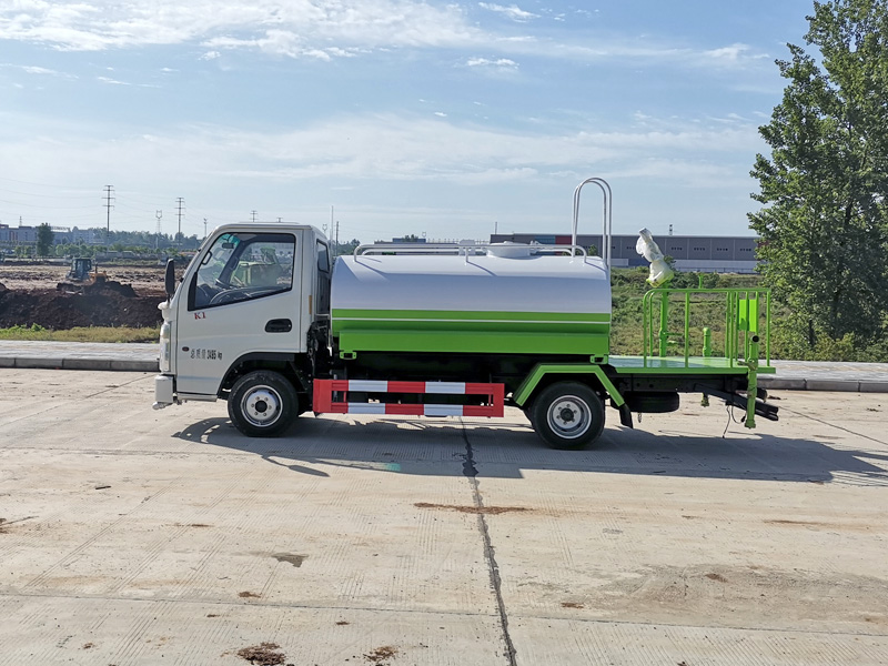 凱馬2立方藍牌灑水車