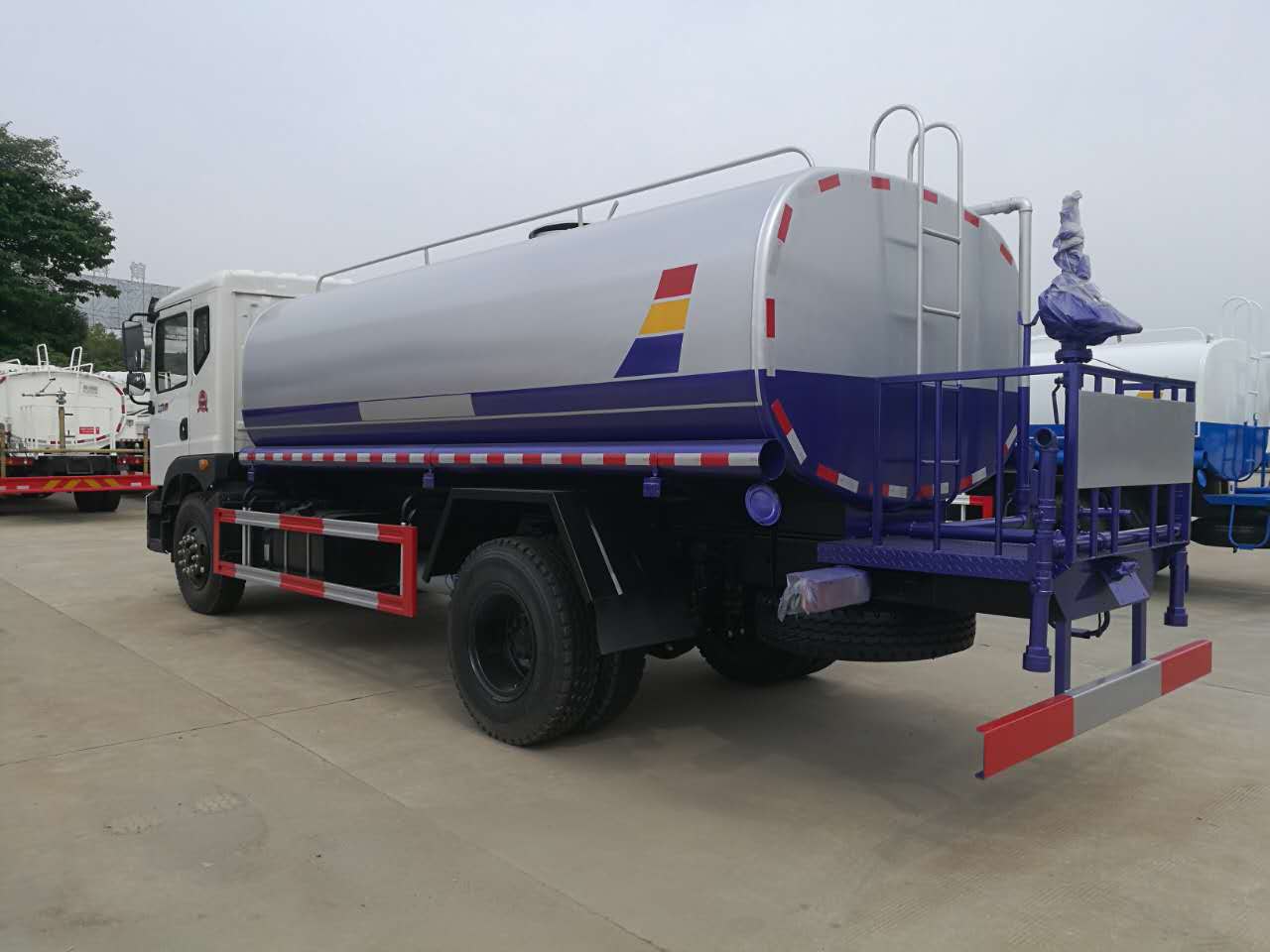 東風T5/15立方灑水車