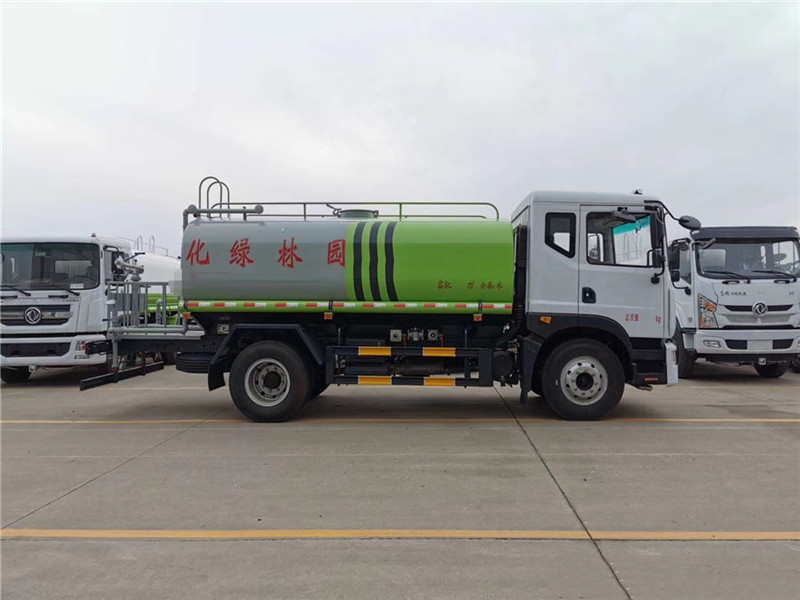 東風(fēng)D9/14立方灑水車