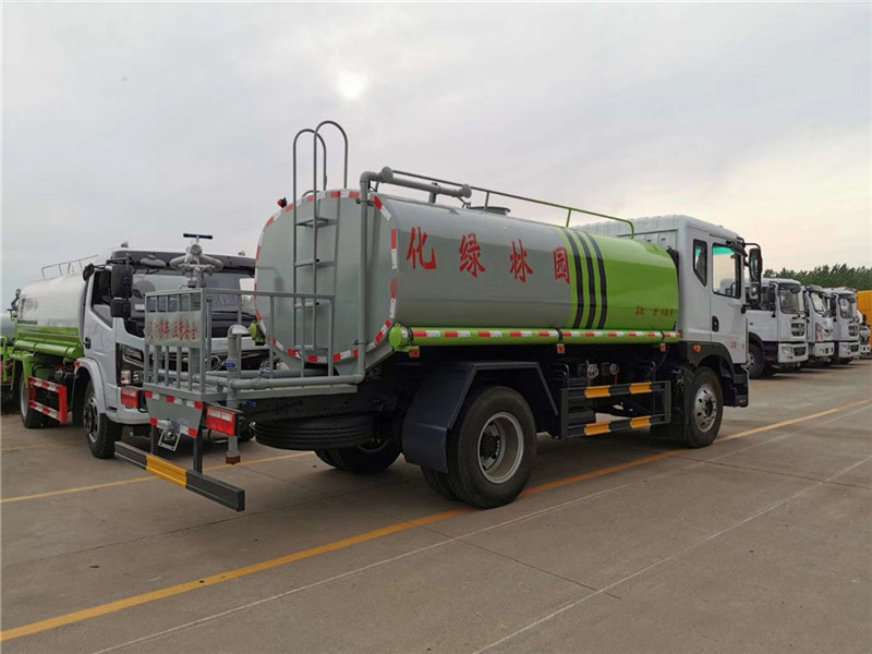 東風(fēng)D9/14立方灑水車