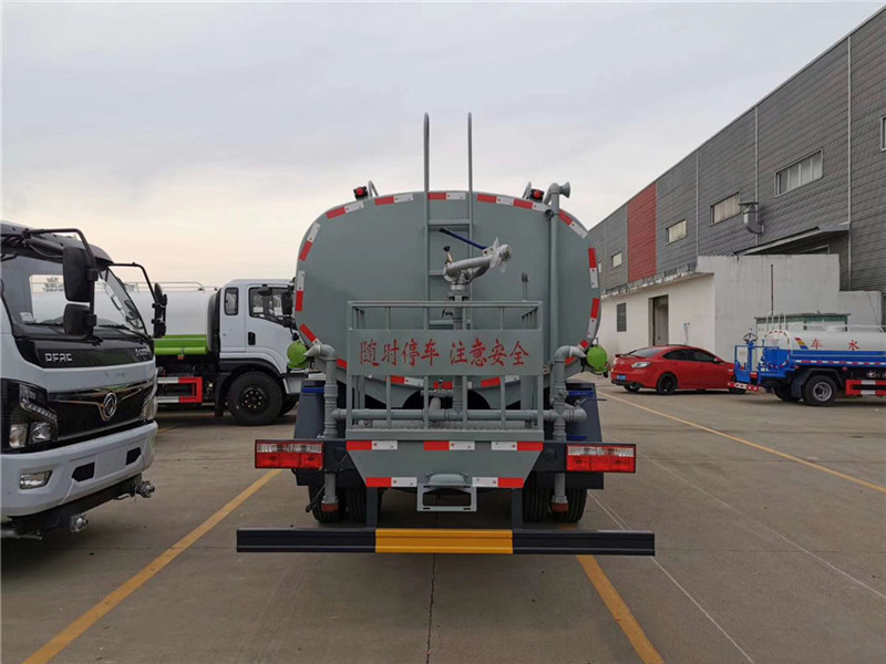 東風(fēng)D9/14立方灑水車