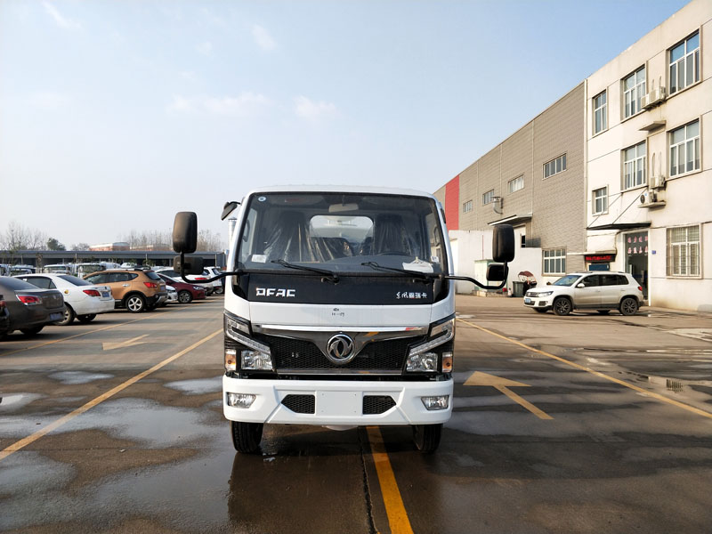 東風(fēng)5立方灑水車