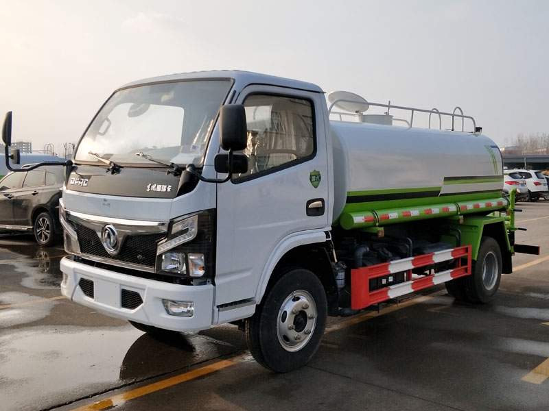 東風(fēng)5立方灑水車