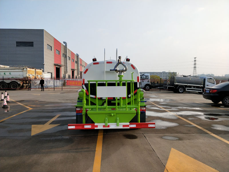 東風(fēng)5立方灑水車