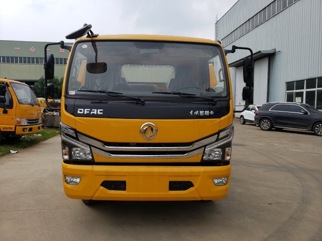 東風多利卡黃牌清障車