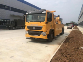 重汽豪沃拖吊聯體黃牌清障車