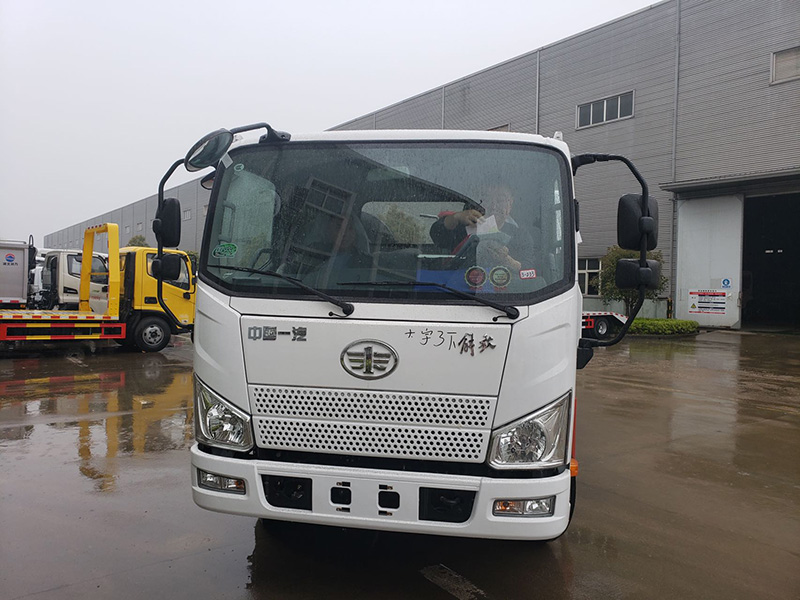 解放藍牌清障車可上北京牌