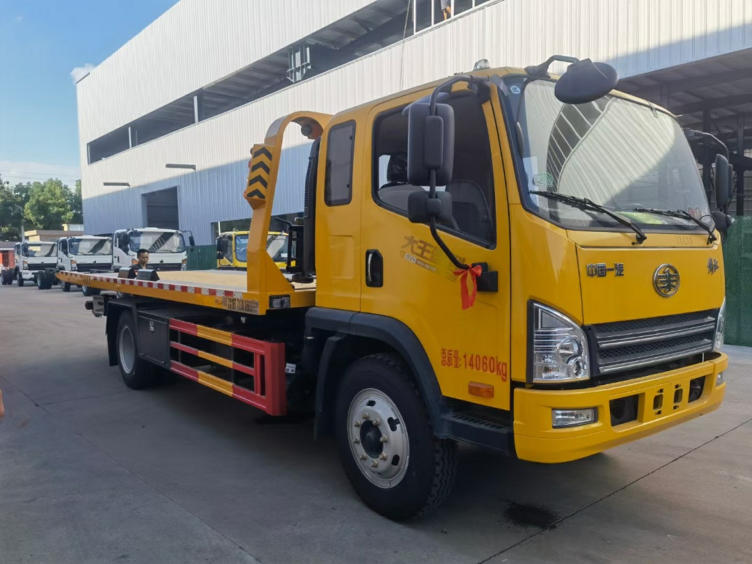 解放大王駕到6噸板清障車