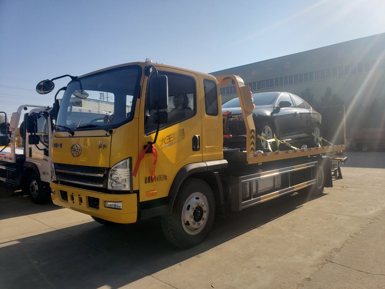 解放大王駕到6噸板清障車