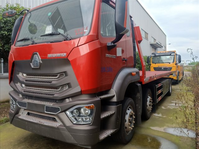 重汽豪沃MAX寬體寬臥清障車(chē)