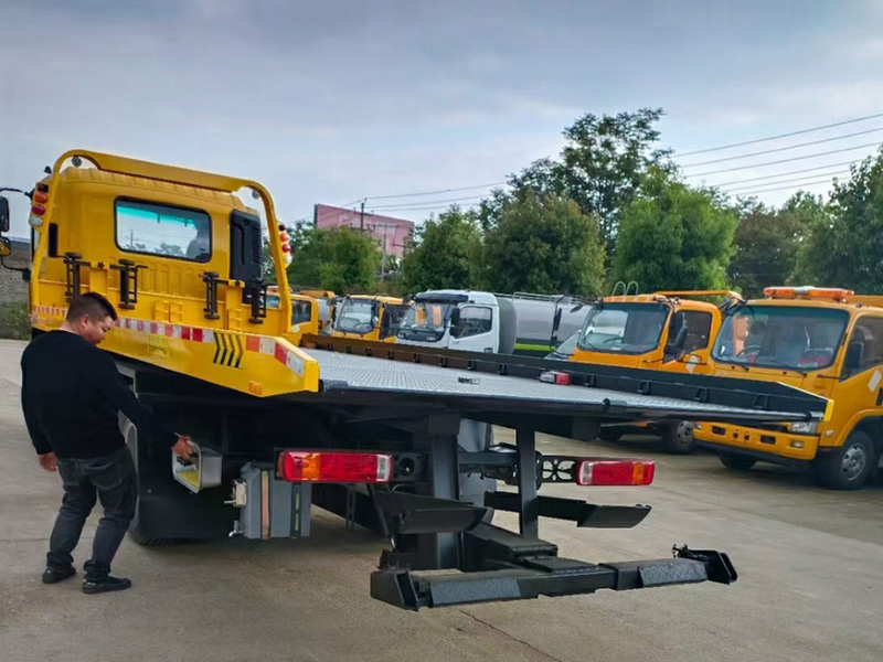 江淮V7黃牌一體板清障車