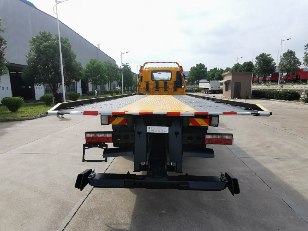 江淮高端一拖二大黃牌清障車