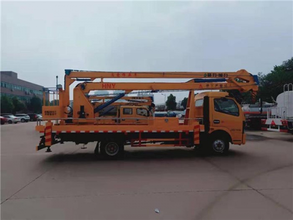 東風(fēng)18米高空作業(yè)車