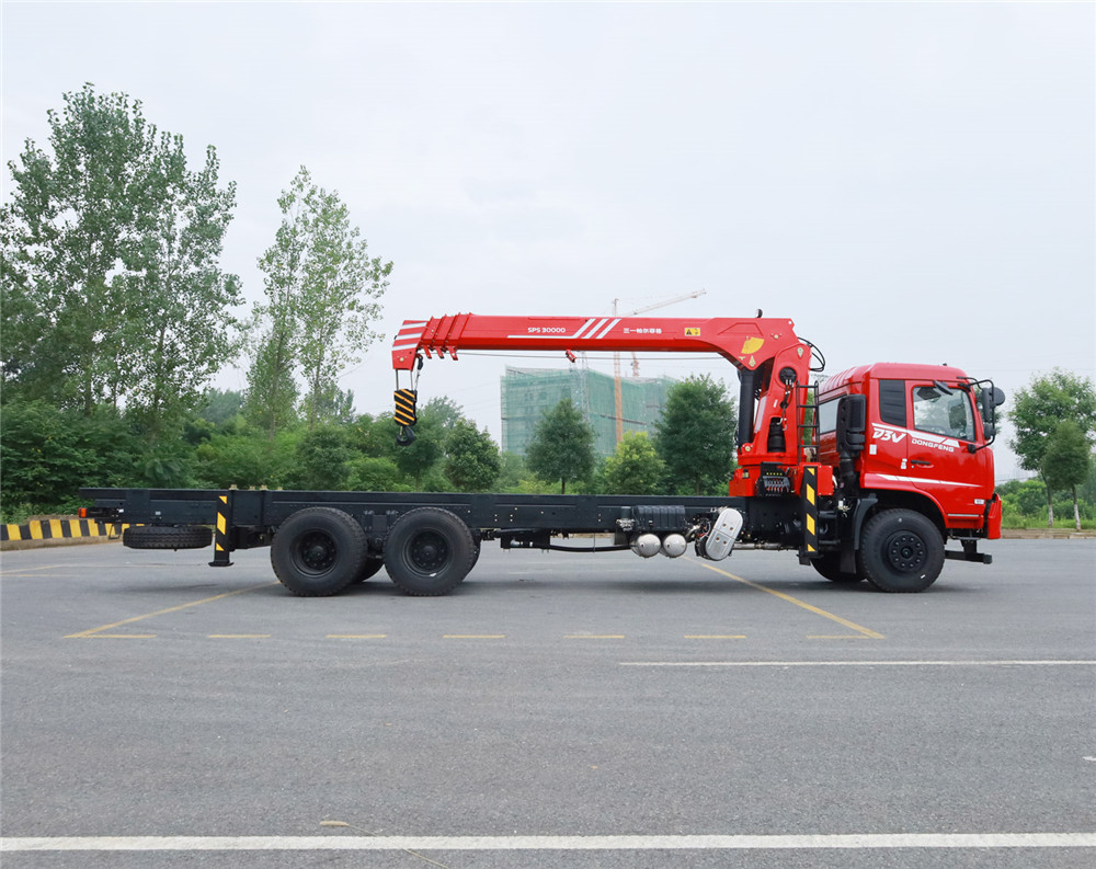 東風D3V后八輪三一12噸4節臂隨車吊