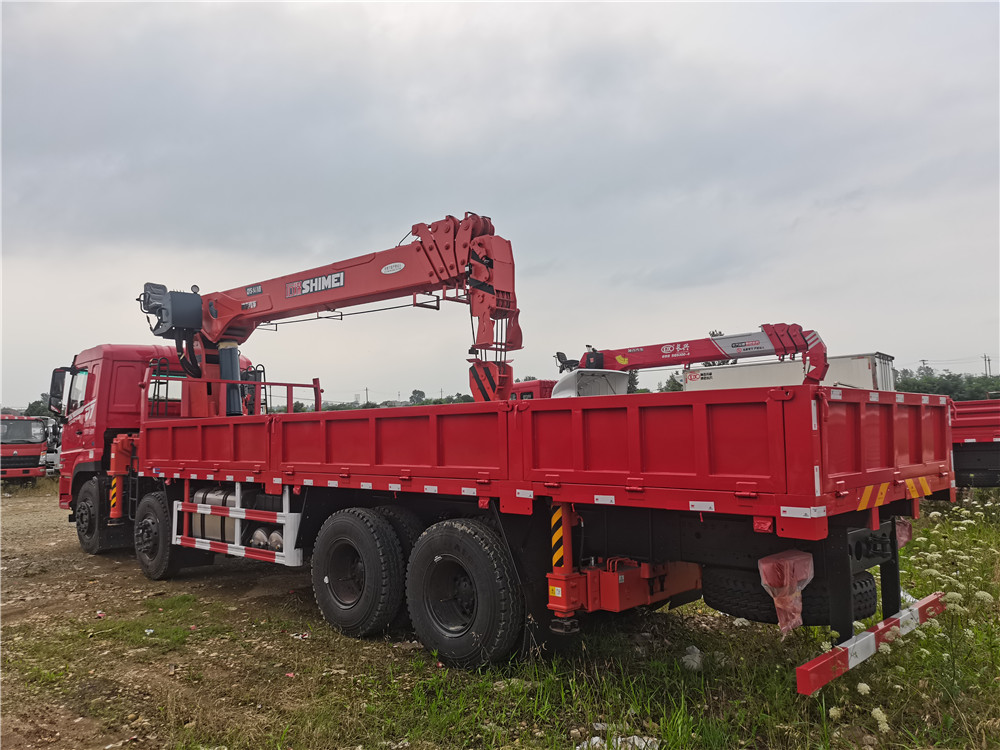 東風暢行D7前四后八石煤14噸5節臂隨車吊