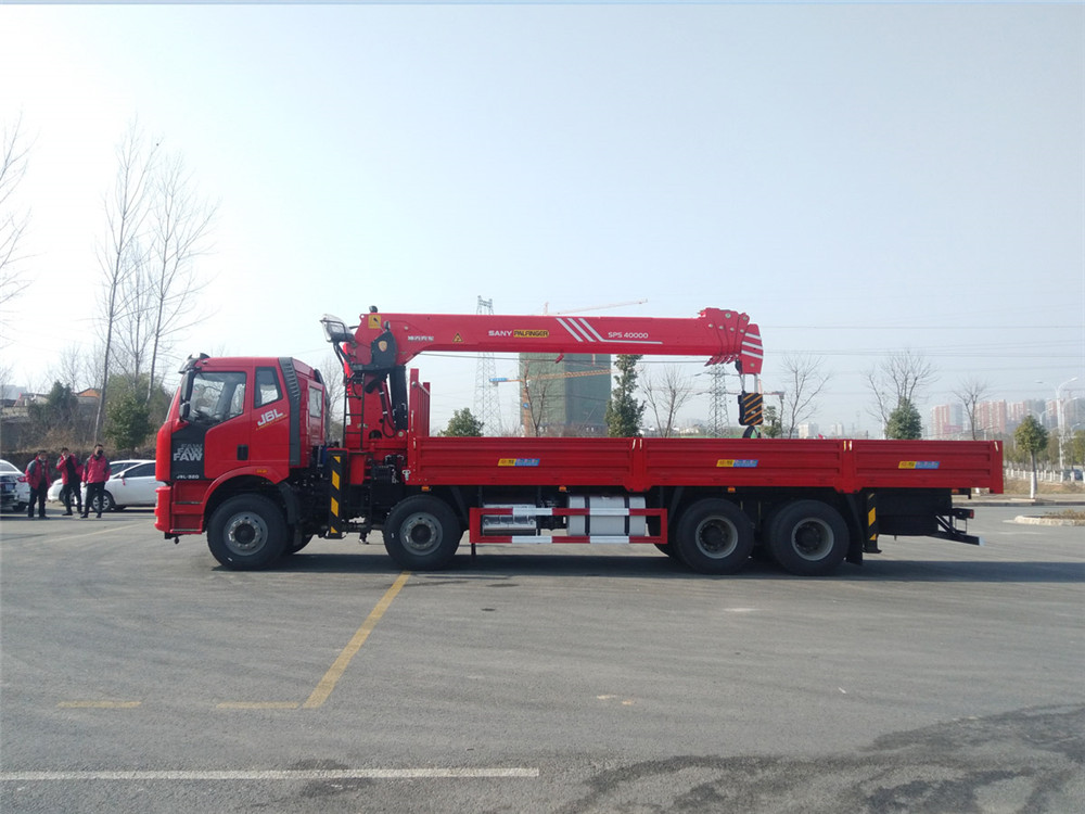 解放J6前四后八/三一16噸5節臂隨車吊